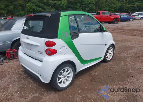 2014 Smart Fortwo Electric Drive Passion z USA, uszkodzony, nr VIN WMEEK9AA6EK783768